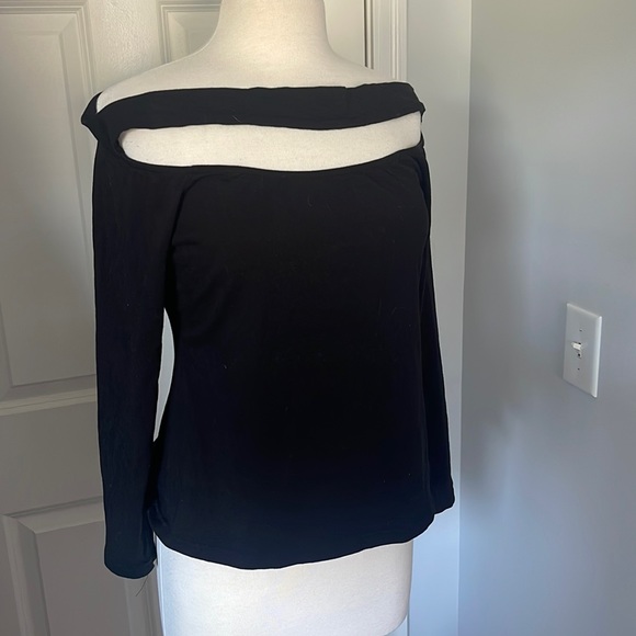 Black off the shoulder top - Picture 1 of 2